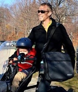 messenger-diaper-bag-designed-for-dads1-253x300